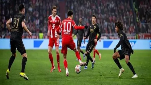 “揭秘！法国足球裁判蒂尔潘领衔，欧冠焦点战：皇马对阵曼城，精彩对决不容错过！”